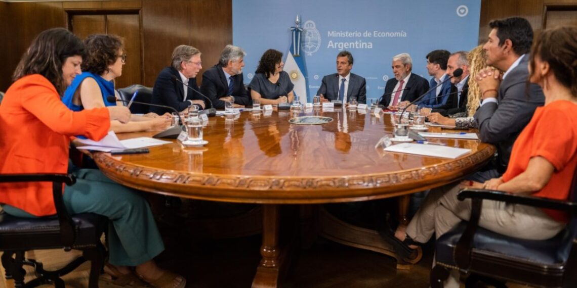 El Gobierno lanzó la primera mesa de trabajo de la Agencia Nacional de Cannabis