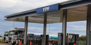 Petrovalle inauguró una estación de servicio en el barrio Itaembé Guazú