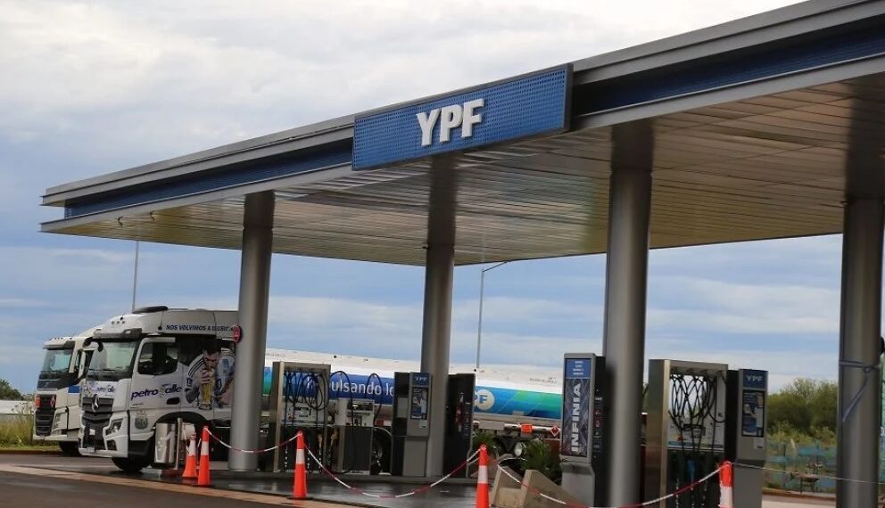 Petrovalle inauguró una estación de servicio en el barrio Itaembé Guazú