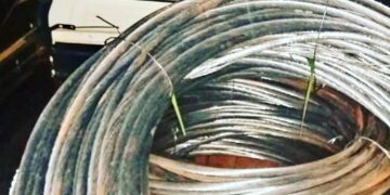 Detuvieron a un hombre con casi 250 kilos de cables robados de una línea de alta tensión