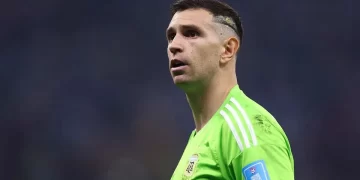 El Dibu Martínez, ansioso de jugar en la Argentina: “No veo la hora de ir”