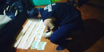 En cuatro allanamientos paralelos en Posadas, la Policía recuperó casi 800.000 pesos y detuvo a un hombre acusado de un atraco en San Ignacio