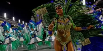 Brasil: Río de Janeiro da inicio a su carnaval para alejar las “tinieblas”