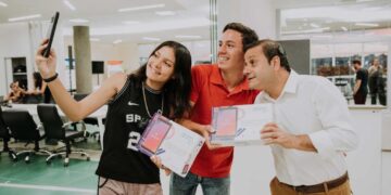 Herrera Ahuad entregó tablets en Silicon Misiones y aseguró obras de conectividad