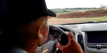 Mujeres policías se perfeccionaron en la conducción de móviles en situaciones de alta complejidad