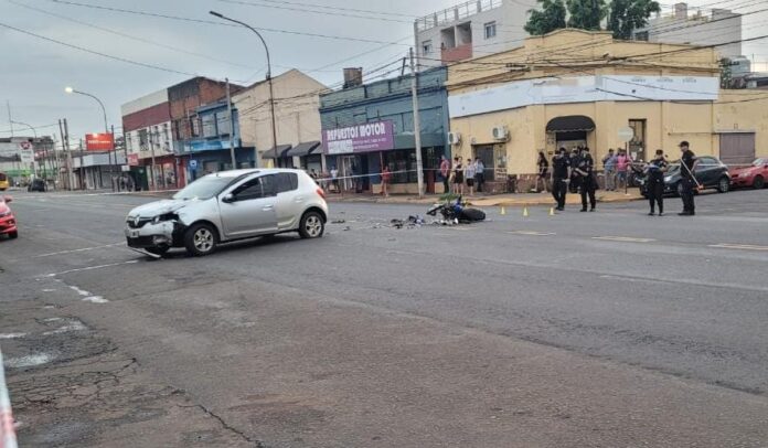 Un motociclista falleció en un choque sobre la avenida Uruguay