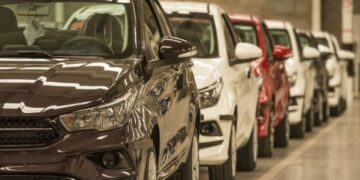 Se necesitan 50 salarios mínimos para comprar un automóvil 0 km