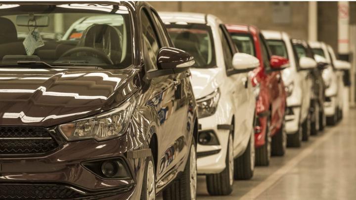 Se necesitan 50 salarios mínimos para comprar un automóvil 0 km