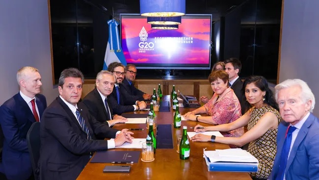 FMI y Argentina acordaron modificar metas monetarias y de reservas: llegan u$s5.200 millones