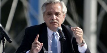 Alberto Fernández fue operado con éxito por una hernia de disco lumbar