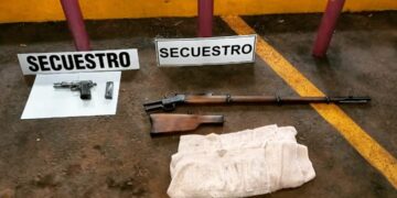 Atraparon a un hombre que comercializaba armas de guerra vía internet