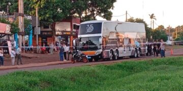 Barrio Santa Helena: encontraron muerta a una mujer en el baño de un colectivo
