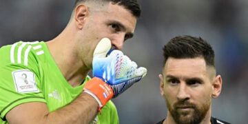 Lionel Messi y “Dibu” Martínez arribaron al país para sumarse al seleccionado argentino