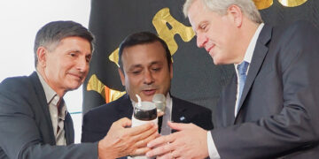 Comenzaron las gestiones para llevar el Mate en la Escuela a todo el país