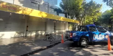 “Messi te estamos esperando”: balearon un supermercado de la familia de Antonela Roccuzzo en Rosario y dejaron un mensaje mafioso
