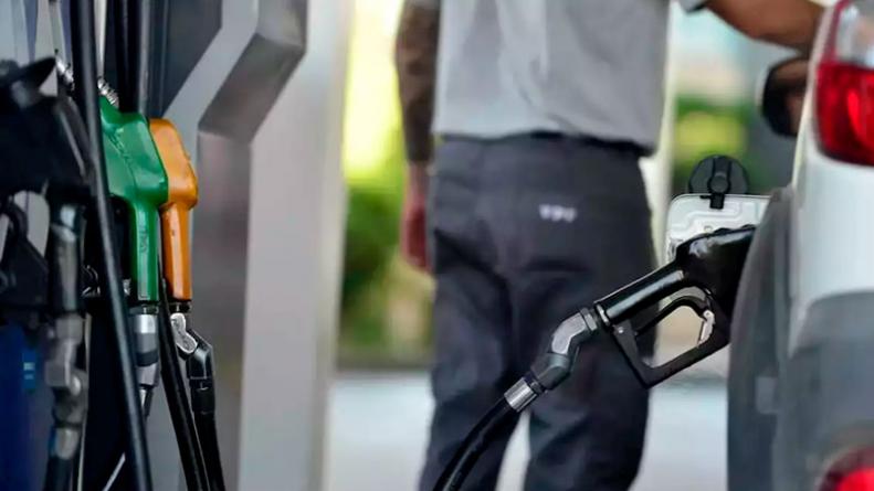 Combustibles aumentarán un 4% mensual hasta agosto: cuándo será la próxima suba