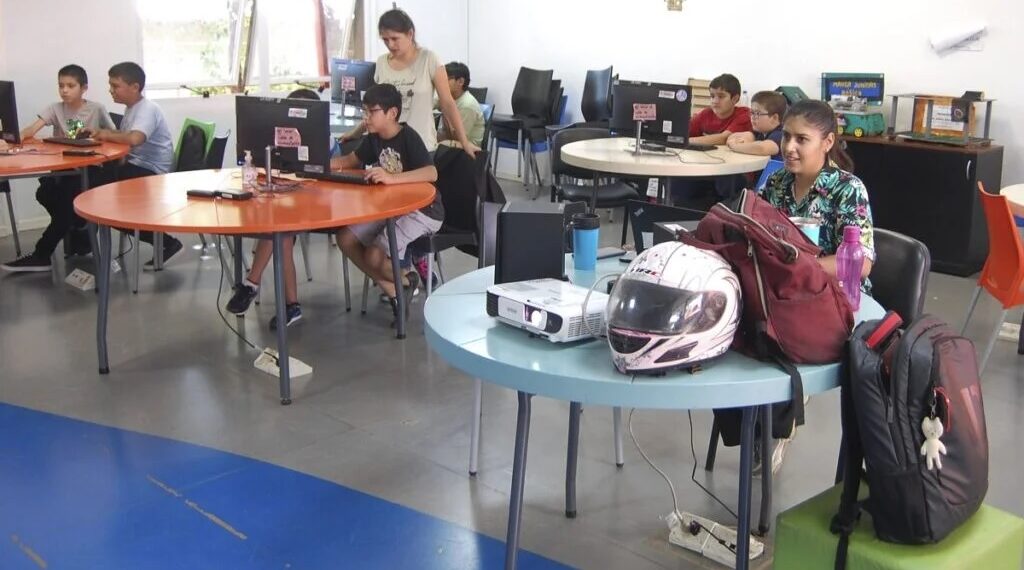 Misiones promueve al país el modelo de su escuela de robótica, orientada a niños pequeños