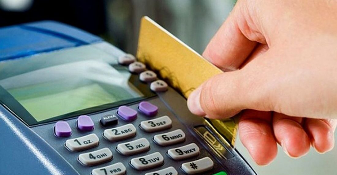 La AFIP vigila las compras con tarjeta de débito: hasta qué montos se podrá gastar sin controles