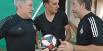 Scaloni confirmó su presencia en la despedida de Maxi Rodríguez: actuó junto a Pablo y Pachu para hacer el anuncio