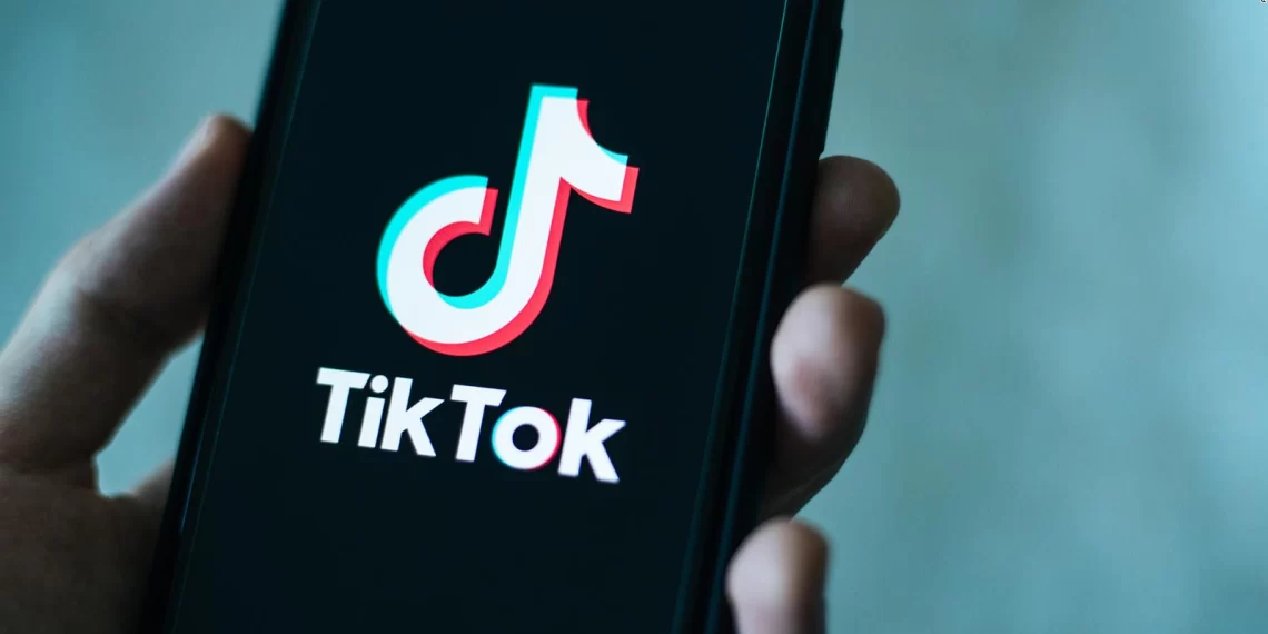 Córdoba: una adolescente de 13 años se intoxicó con pastillas por cumplir un desafío de TikTok