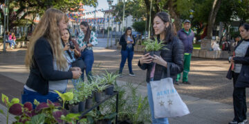 Posadeños celebraron el Día Mundial del Reciclaje en la Plaza San Martín