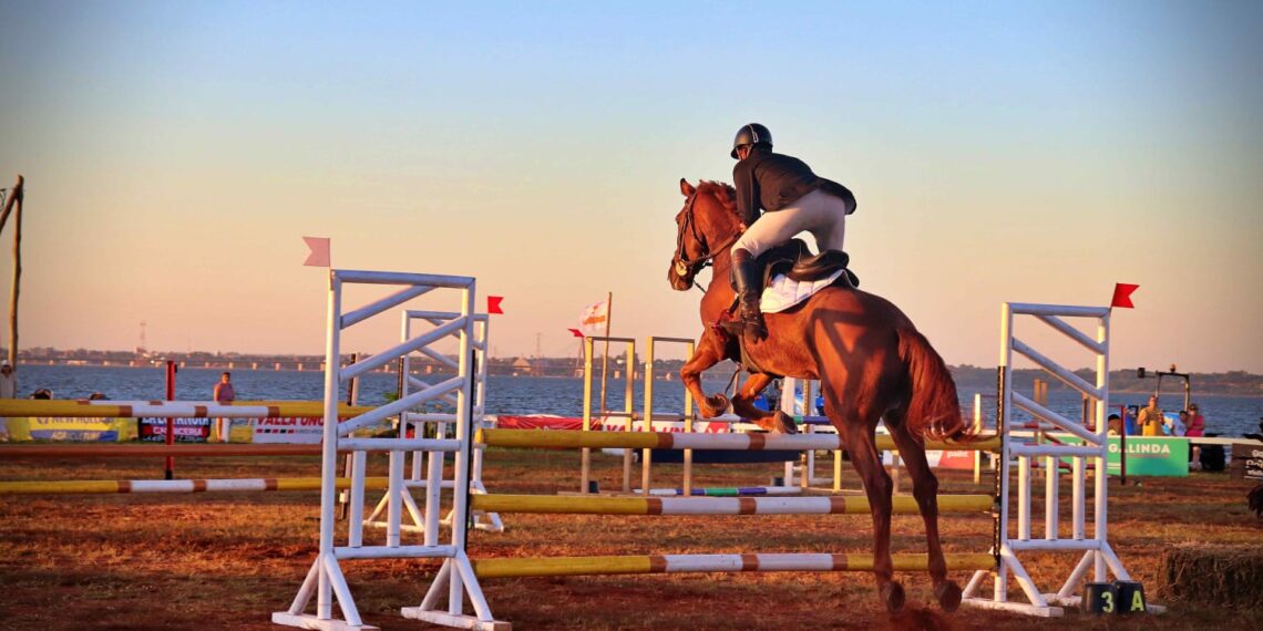 Gran Torneo Hípico con exhibición de maestría ecuestre en Costa Sur