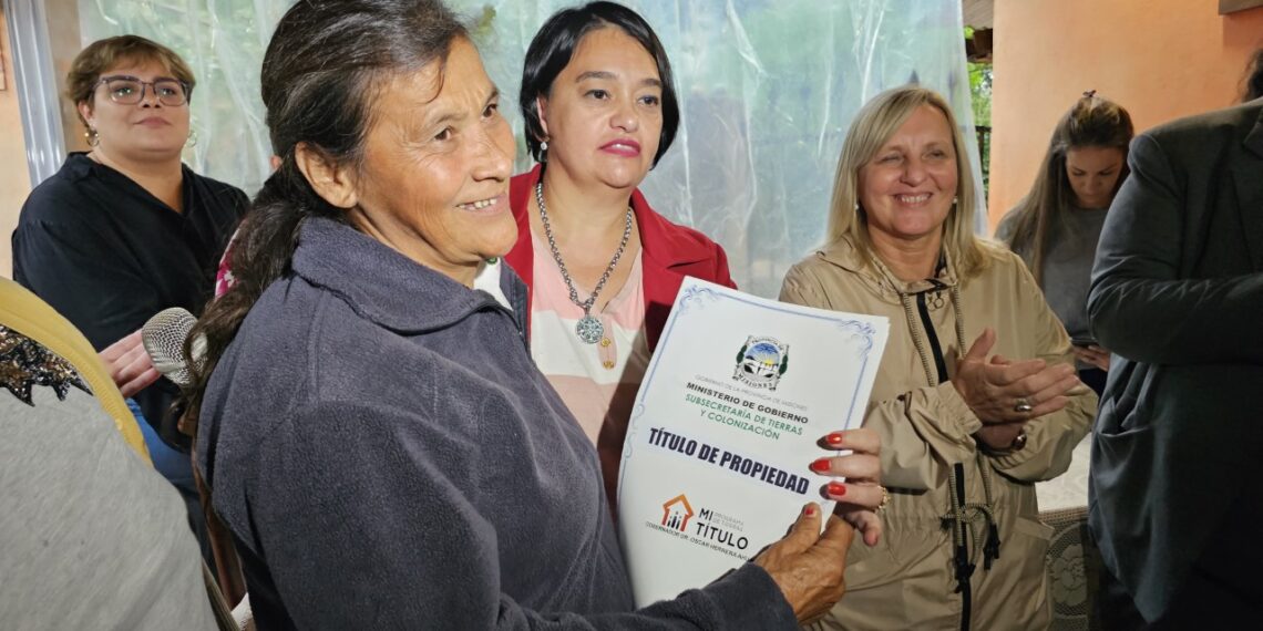 Apóstoles: 26 familias del barrio Estación lograron hacer realidad su sueño de tener el título de propiedad