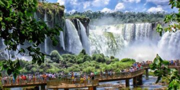 Unos 16 mil turistas visitaron las Cataratas y la ocupación fue del 88%