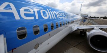 Detuvieron a una azafata de Aerolíneas Argentinas por la amenaza de bomba a un vuelo que se dirigía a Miami
