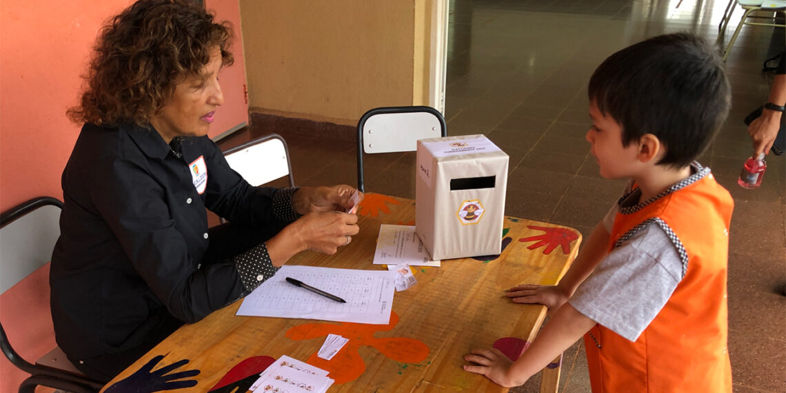 «Curiosamente»: democracia y medio ambiente para el Nivel Inicial