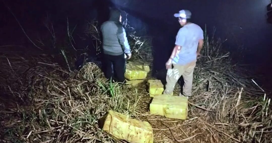 Policías se enfrentaron con narcotraficantes en la costa del Río Paraná: incautaron marihuana valuada en más de 138 millones de pesos