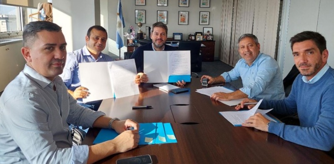Misiones y Nación acordaron la construcción de importantes obras turísticas y deportivas en la provincia