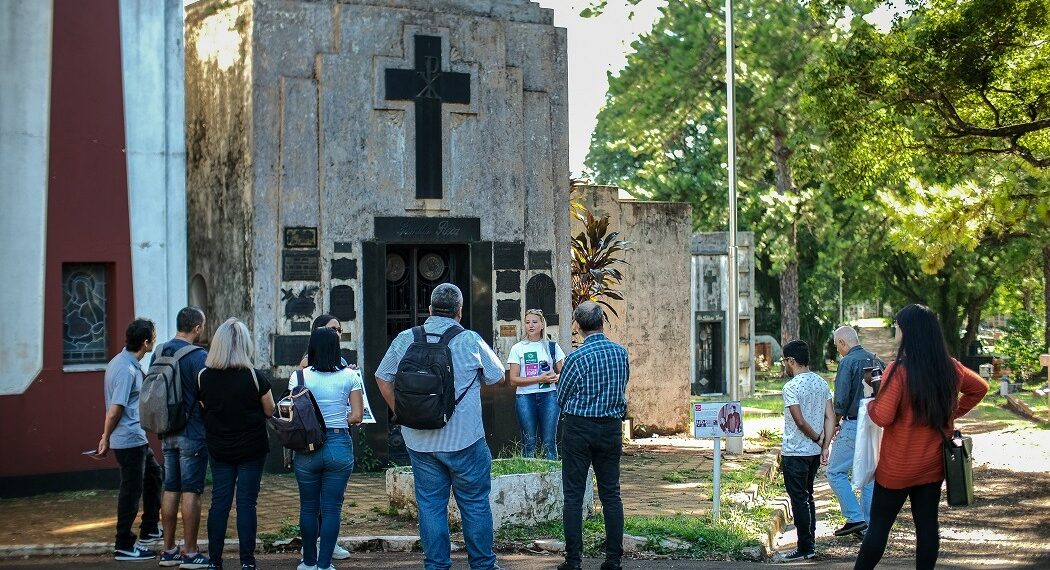 Vuelve el paseo guiado por el Cementerio La Piedad