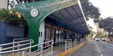La UTA levantó el paro de colectivos en el AMBA pero mantiene medida en el Interior
