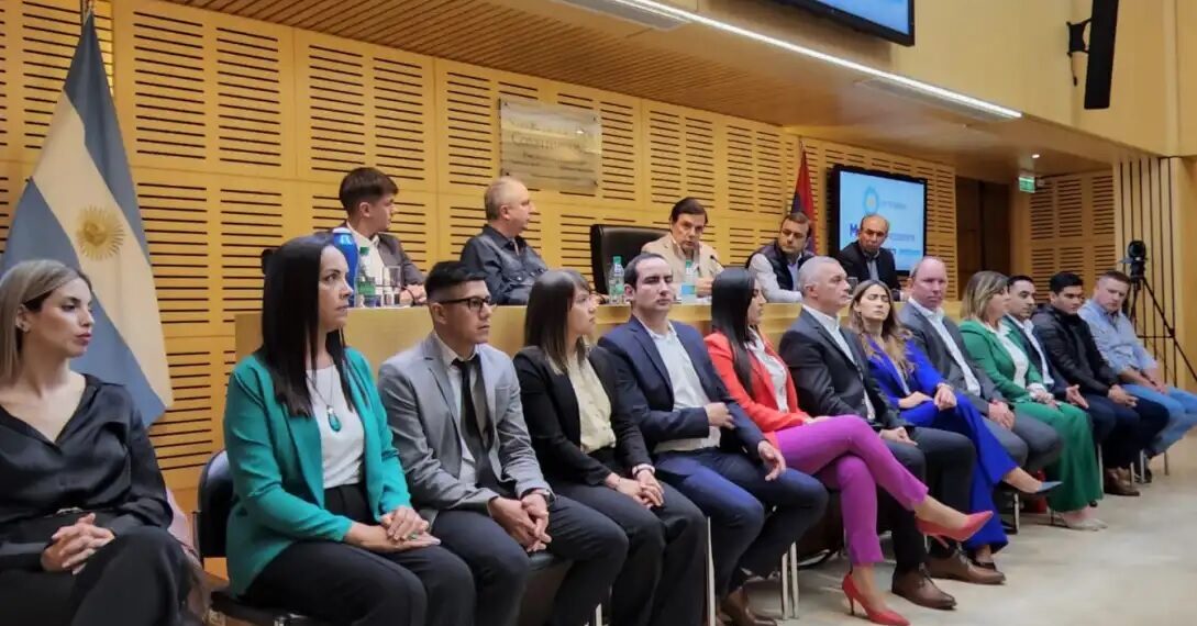 La Renovación presentó los candidatos a diputados y senadores