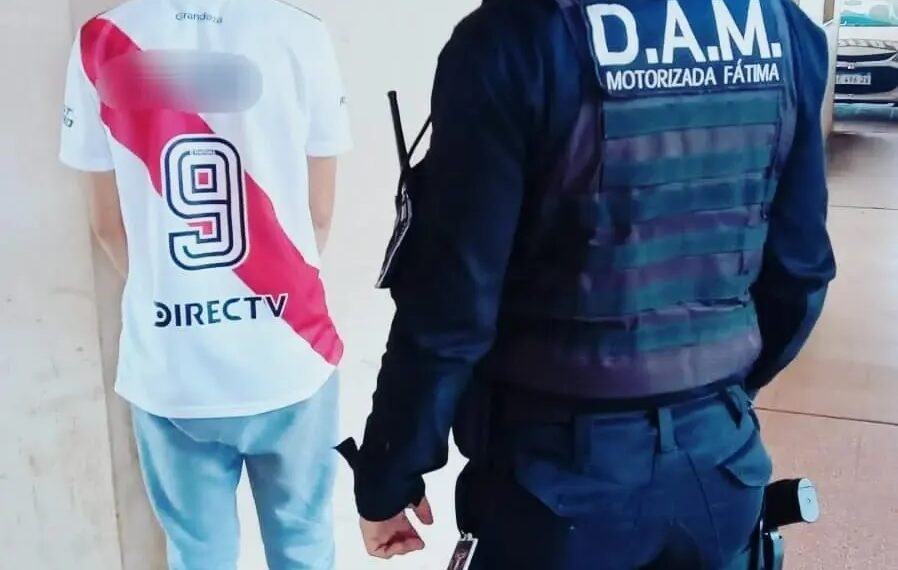 Atraparon a “Arielito” cuando intentaba vender una PlayStation robada de una vivienda de Oberá