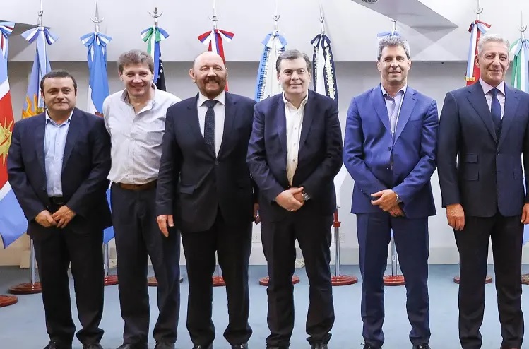 Gobernadores pidieron que haya lista de unidad y que la fórmula la integre un dirigente del interior