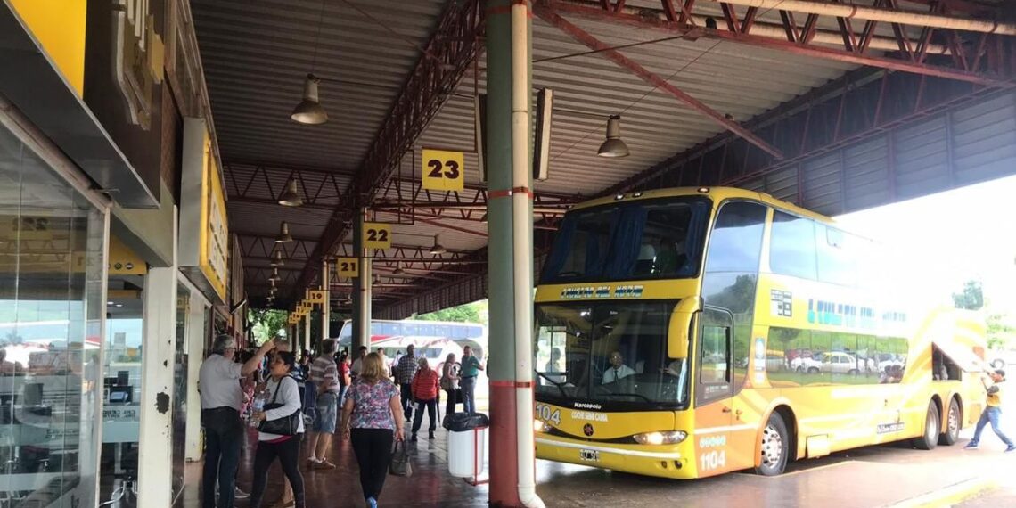 Empresas anuncian posible paralización del transporte de pasajeros