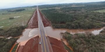 Herrera Ahuad y Massa habilitaron el nuevo puente sobre el Arroyo Tunas y obras de pavimentación en Azara