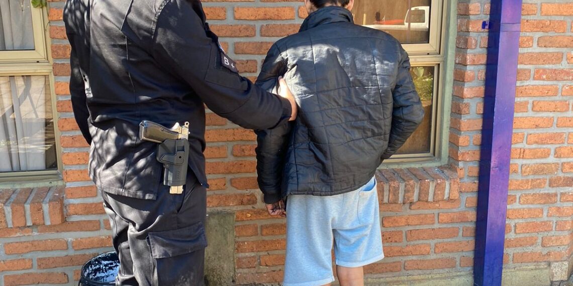Ingresó a un local para robar y se quedó dormido: fue detenido por la Policía