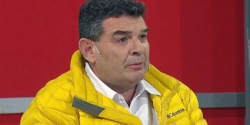 Todo por un voto: candidato regala 100 dólares diarios hasta las PASO