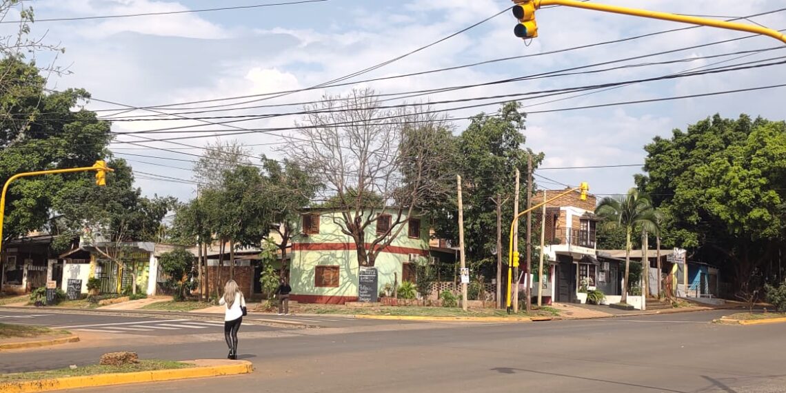 Habilitan semáforo en Av. Jauretche y Comandante Andresito