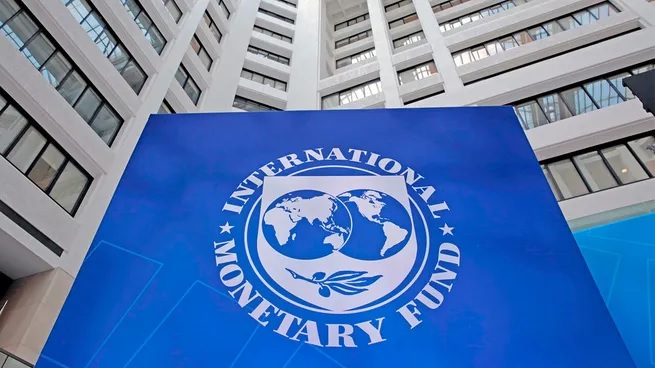 FMI: la Argentina logra sostener la meta fiscal y evitaría un ajuste adicional