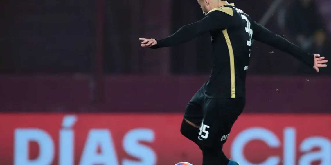 Increíble: se hundió la cancha de Lanús en los penales entre San Lorenzo y Platense