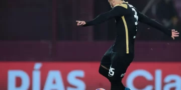 Increíble: se hundió la cancha de Lanús en los penales entre San Lorenzo y Platense