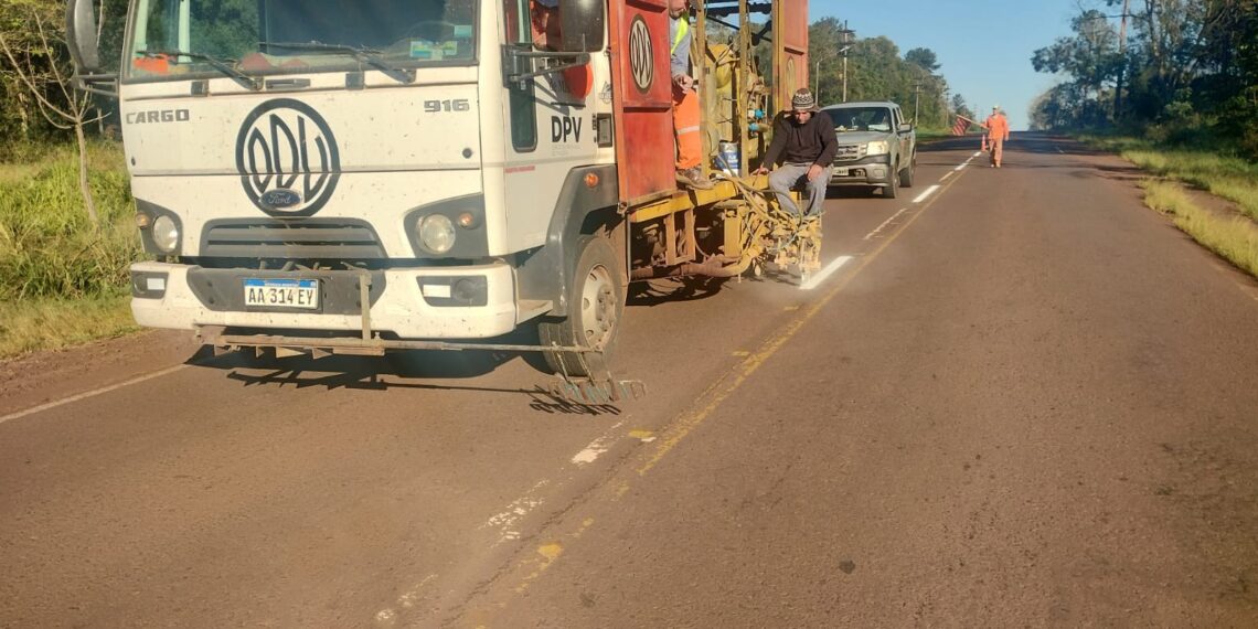Eldorado: trabajan en señalización de la Ruta Provincial N° 17