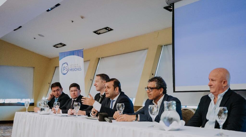 Herrera Ahuad visitó la ciudad de las Cataratas con una agenda vinculada a la salud y el turismo