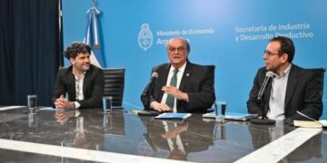 Gobierno nacional anunció créditos por $250.000 millones y anticipó que no frenarán importaciones