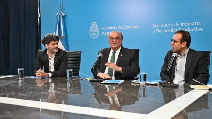 Gobierno nacional anunció créditos por $250.000 millones y anticipó que no frenarán importaciones