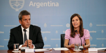 Suma fija para trabajadores, refuerzos en asignaciones familiares y asignaciones universales son las medidas que prepara el Gobierno nacional
